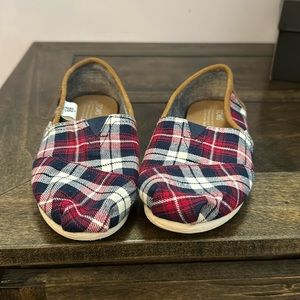 Toms size 7 plaid